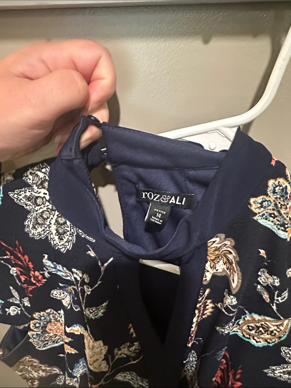 Roz & Ali Navy Floral Sheath Dress with Multicolor Print New 14P - Picture 3 of 7